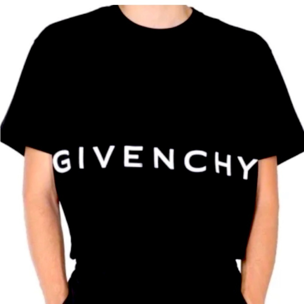 GIVENCHY Logo Embroidered
Oversize T-Shirt size XXL